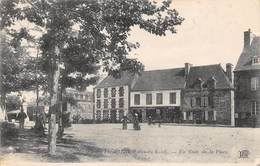 Delcampe - Plouaret      22          Un Coin De La Place    (voir Scan) - Plouaret