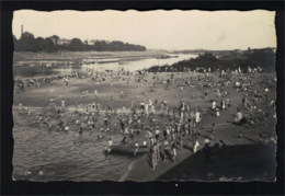 DE2300- BREMERHAVEN - PEOPLE SUNBATHE AND PLAYING IN THE RIVER - Bremerhaven