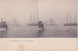 33 - BORDEAUX - BATEAUX SUR LA GIRONDE - VUE STEREOSCOPIQUE AVEC PUB CHOCOLAT LOUIT AU VERSO - - Cartes Stéréoscopiques