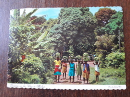 L21/791 Banana Harvest In The Rain Forest , Antigua .  Bananas On The Way To Market. Beaux Timbres - Antigua Und Barbuda