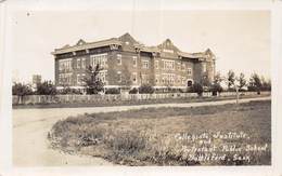 PIE.F.19-7613  : COLLEGIATE INSTITUTE AND PROTESTANT PUBLIC SCHOLL. BATTLEFORD SASK - Autres & Non Classés