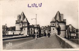 Delcampe - DEPT 86 : édit. Renaud Buzaud N° 5 : Châtellerault Le Pont Henri IV - Chatellerault