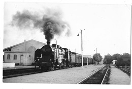 THOUROTTE (60)   Photographie Format Cpa Train Locomotive En Gare Beau Plan Vers 1950/60 - Thourotte