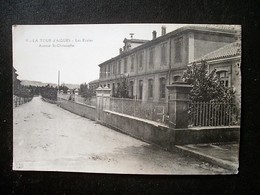 LA TOUR D'AIGUES LES ECOLES - La Tour D'Aigues