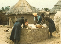 Burkina Faso-souvenir- La Vie Au Village- -cpm - Burkina Faso