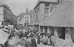 56-AURAY- LA VIEILLE HALLE JOUR DE MARCHE - Auray