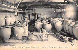 58-SAINT-AMAND-EN-PUISAYE-INTERIEUR D'UNE POTERIE , UNE ANSEUSE - Saint-Amand-en-Puisaye