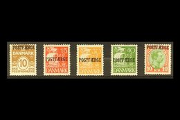 PARCEL POST 1927-30 10 Ore, 15 Ore, 30 Ore, 40 Ore, And 1kr With "POSTFAERGE" Overprints Complete Set, Michel 11/15, Ver - Autres & Non Classés