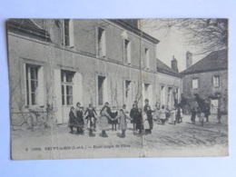 CPA (37) Indre Et Loire - NEUVY Le ROI - Ecole Laïque De Filles (pliure) - Neuvy-le-Roi