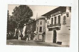 TARTAS (LANDES) 34 CARTE PHOTO UN COIN DE LA PLACE GAMBETTA (HOTEL DE VILLE) - Tartas