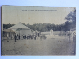Delcampe - CPA (45) Loiret  - BRIARE - Square Et Monument Frédéric Bapterosses - Carte Toilée - Briare