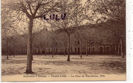 DEPT 81 : Institution Saint Etienne , Valence D Albi La Cour De Récréation 1930 ; édit. Universitaire Tourte Et Petitin - Valence D'Albigeois