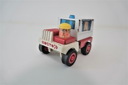 Kosto Toys,M.depose Ambulance , Made In France, 1980's *** 8 Cm (style Tonka) - Dinky