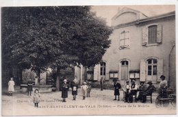 SAINT BARTHELEMY DE VALS "La Place De La Mairie"(CA ST VALLIER) - Autres Communes