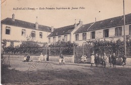 (89) BLENEAU (Groupe De Filles Et Fillettes Devant L') Ecole Primaire Supérieure De Jeunes Filles (animée) - Bleneau