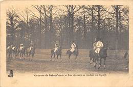 93-SAINT-OUEN- CHAMP DE COURSES , LES CHEVAUX SE RENDANT AU DEPART - Saint Ouen