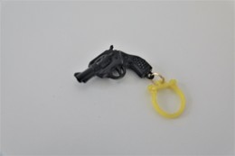 Vintage TOY GUN :  Revolver - L=3,5cm - Keychain 1960s - Keywords : Cap - Cork Gun - Rifle - Revolver - Pistol - Decotatieve Wapens