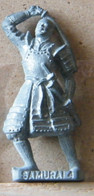 (SLDN°75) KINDER FERRERO, SOLDATINI IN METALLO SAMURAI 4 GIAPPONESI 1600 -K 93 N142 40 MM VECCHIO ARGENTO - Metal Figurines