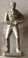(SLDN°104) KINDER FERRERO, SOLDATINI IN METALLO COWBOY 1° BOB DALTON VECCHIO OTTONE BRUNITO - Figurines En Métal