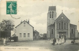 77 - COMBS LA VILLE - Place De L'eglise - Sortie De Communiantes + Roulotte - Combs La Ville