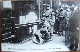 N°141 LA GREVE DES POSTIERS SOLDATS EFFECTUANT LA RELEVE DES BOITES (1906) ADECA NEUDIN 1978 TIRAGE N° 852/1000 - Grèves