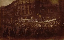 ** T2 1919 Budapest, A Proletárdiktatúra Idején. Forradalompárti Felvonulás Az Oktogonnál, Photo - Non Classés