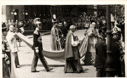 ** T1/T2 Budapest, Szent István Jobbja A Körmenetben; Photo - Non Classificati