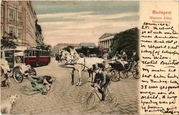 T2/T3 1907 Budapest VIII. Múzeum Körút. Humoros Montázs Villamossal, Kerékpárossal, Automobillal, Fényképésszel  (fl) - Ohne Zuordnung