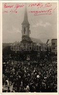 T2 1938 Érsekújvár, Nové Zámky; Bevonulás, ünneplő Tömeg / Entry Of The Hungarian Troops, Cheering Crowd + 1938 Érsekújv - Unclassified