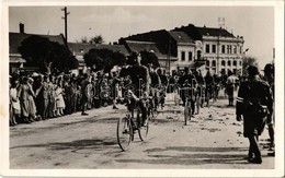 T2 1938 Ipolyság, Sahy; Bevonulás, Kerékpáros Katonák / Entry Of The Hungarian Troops, Soldiers On Bicycles + 1938 Az El - Unclassified