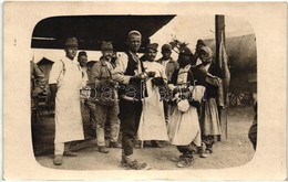 * T2 1917 Déli Front, Albánia. Élelmiszer Cserebere / WWI Austro-Hungarian K.u.K. Soldiers Exchange Food In Albania. Pho - Unclassified