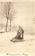 T2/T3 1916 Wintersport In Skrad / Téli Sport Skradban (Horvátország), Szánkózó Fiúk Télen, Vasútállomás Irányába Mutató  - Non Classificati