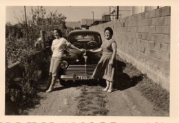 Photo Femmes Avec 203 ,années 50 - Automobile