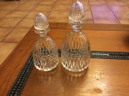 Lot 2 Carafe En Cristal à Whisky Et Eau De Vie (baccarat,saint Louis) - Verre & Cristal