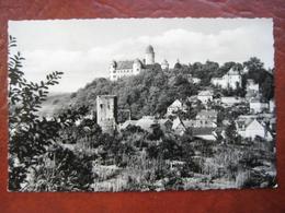 Montabaur (Westerwaldkreis) - Panorama Mit Wolfsturm Und Schloss - Montabaur