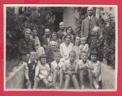 245258 / LITTLE GIRL AND BOY MEN WOMEN FAMILY , Vintage Original Photo , Bulgaria Bulgarie - Personas Anónimos
