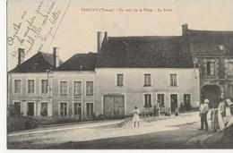 TREIGNY  -  Un Coin De La Place  -  La Poste  - - Treigny