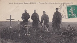 77 /TOMBES FRANCAISES SUR LA ROUTE DE VARREDDES - Cimetières Militaires