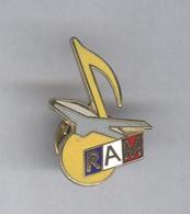 Pin's à Identifier - Musique De L'Armée De L'Air ? - Très Bon état - Armée De L'air