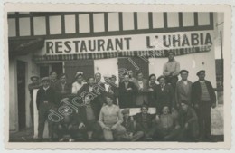 Pays Basque . Bidart 1935 . Groupe Devant Le Restaurant L'Uhabia . - Places