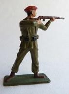 SOLDAT FIGURINE FIG STARLUX 1959 PARACHUTISTE TIREUR FUSIL DEBOUT 5073 PARA Socle Vert Foncé - Starlux