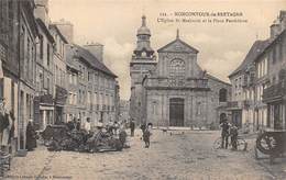 Moncontour De Bretagne          22      Eglise St Mathurin Et La Place Penthièvre       (voir Scan) - Moncontour