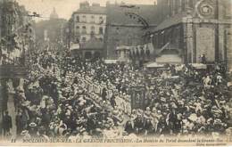 BOULOGNE SUR MER - La Grande Procession - Les Matelots Du Portel Descendant La Grande Rue - LL 12 - Boulogne Sur Mer