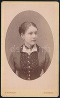 1880 Lengyel Saroltáról Készült, Feliratozott, Vizitkártya Méretű Fénykép, 10,4x6,4 Cm - Sonstige & Ohne Zuordnung