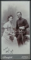 1905 Katona és Felesége Műtermi Portréja, Keményhátú Fotó Goszleth Műterméből, 21,5×11 Cm - Andere & Zonder Classificatie