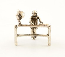 Ezüst(Ag) Miniatűr Tervezőasztal Emberrel, Jelzés Nélkül, 2×2,5 Cm, Nettó: 5,5 G - Sonstige & Ohne Zuordnung