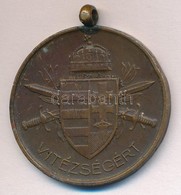 1939. 'Magyar Bronz Vitézségi Érem' Br Kitüntetés Mellszalag Nélkül T:2 Patina
Hungary 1939. 'Bronze Medal For Bravery'  - Andere & Zonder Classificatie