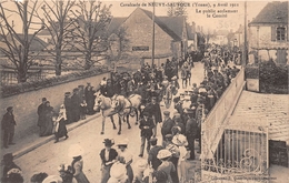 ¤¤    -   NEUVY-SAUTOUR  -  Cavalcade De 1911  -  Le Public Acclamant Le Comité     -   ¤¤ - Neuvy Sautour