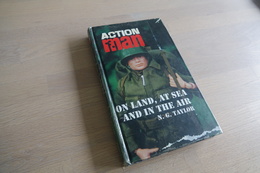 Collector BOOKS : ACTION MAN - 275 Pages - 25x15w2,5cm - Hard Cover - On Land, At Sea And In The Air - TAYLOR - Boeken Over Verzamelen