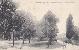 THOUARCE - Le Champ De Foire, Avenue De La Gare - Animé - Très Bon état - Thouarce